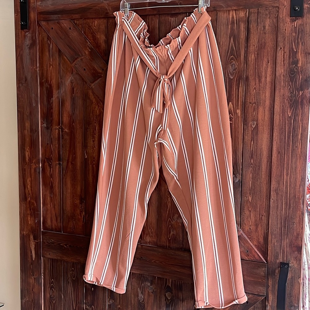 Pants by no comment size 3X elastic waist, cute tie in the front